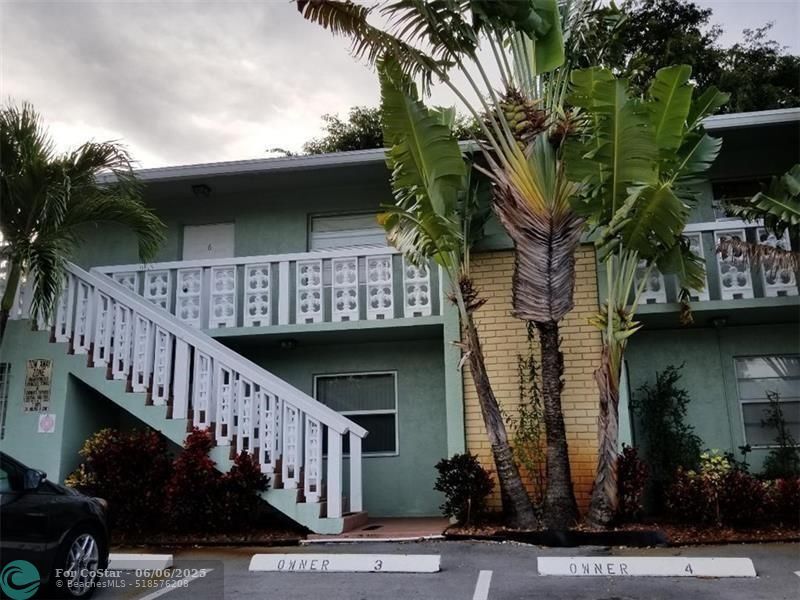 Foto principal - 2607 NE 8th Ave