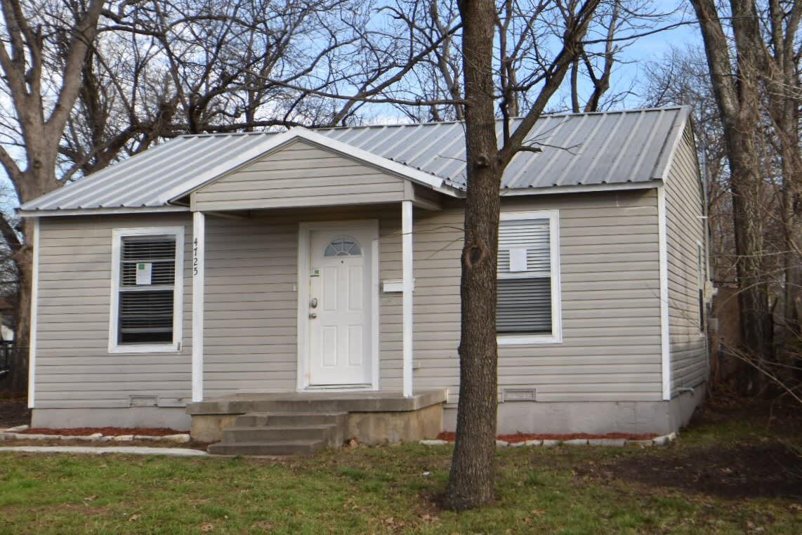 Primary Photo - 4725 Highway Dr