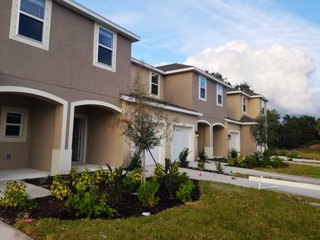 Building Photo - 5742 Archipelago St