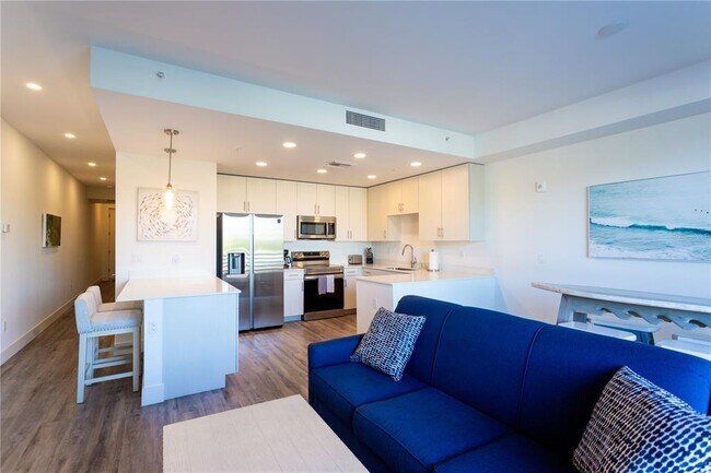 Building Photo - 1709 N Tamiami Trl