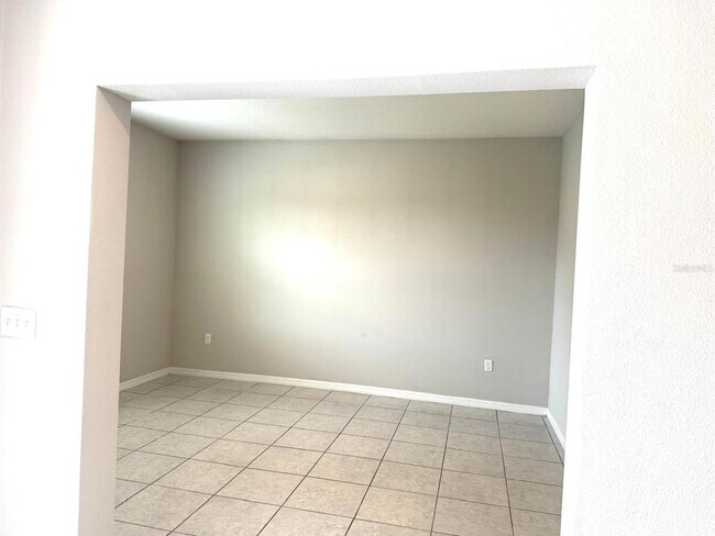 Building Photo - 863 Hudson Valley Dr