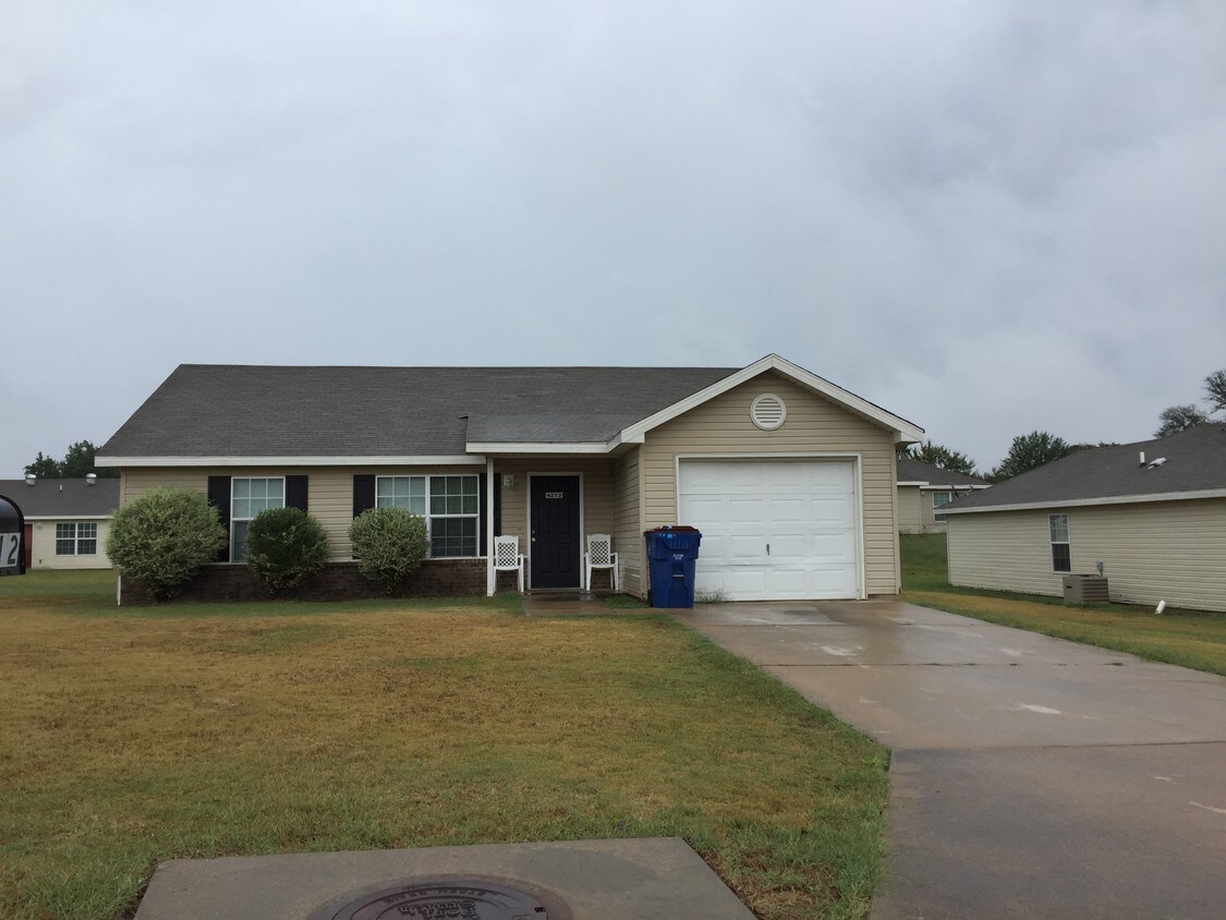 Building Photo - Walnut Park Estates II