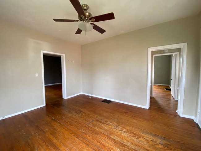 Photo - 615 Oak St House