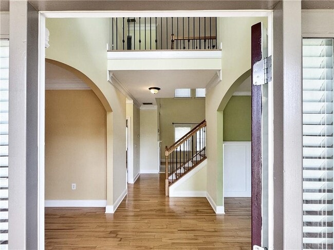 Building Photo - 2435 Manor View