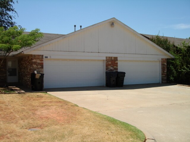 Primary Photo - 6009-6011 Bonnie Dr