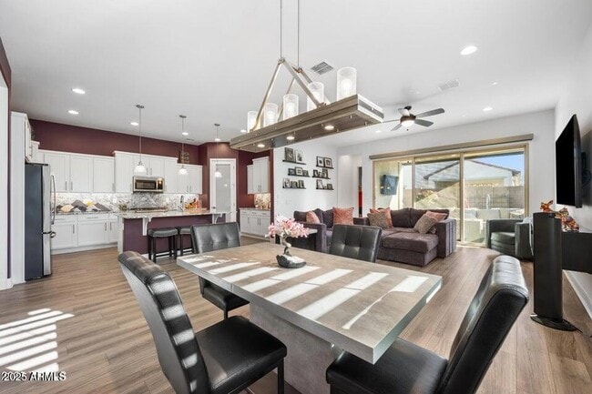 Building Photo - 18427 W Clinton St