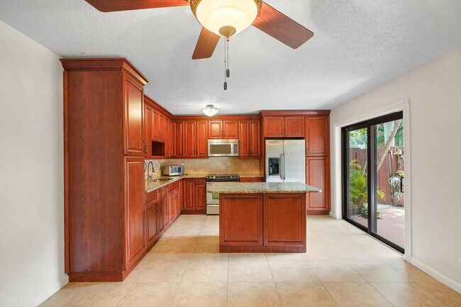 Foto del edificio - 2060 SW 90th Ave