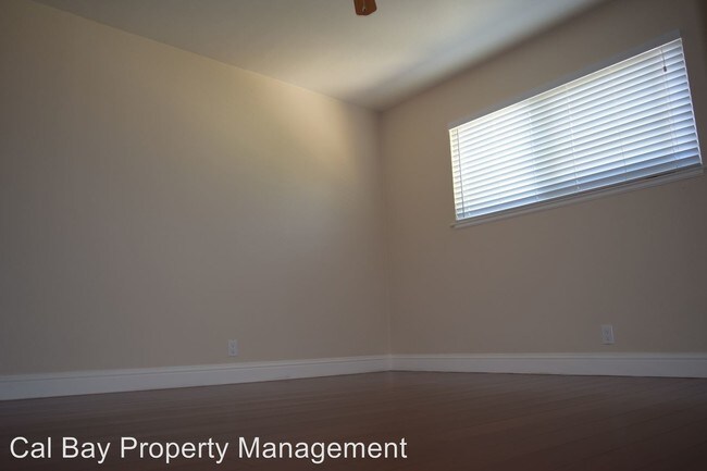 Building Photo - 949 Villa Ave