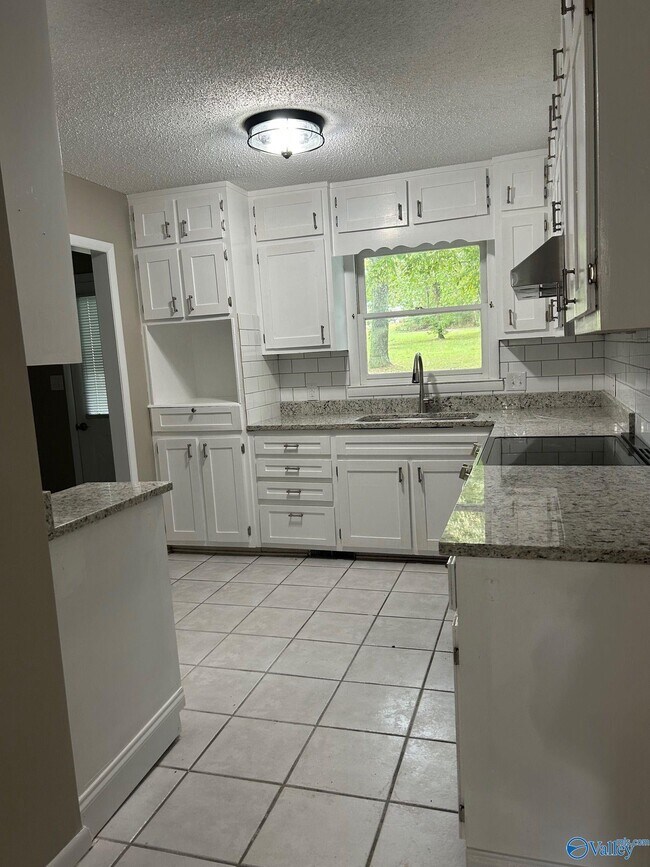 Foto del edificio - 153 Jacque-Jim Dr