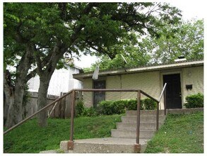 Building Photo - 7303 Grand Canyon Dr