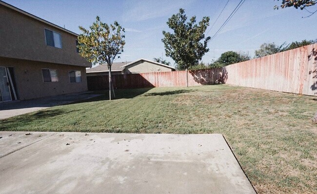 Building Photo - 17950 Buckeye Ct