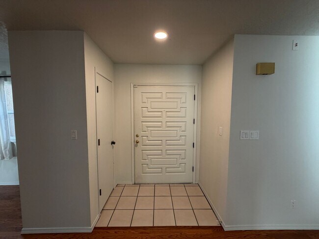 Foto del edificio - 3 Bedroom Single Story Home Available Near Academy Rd NW & Ventura St NE!