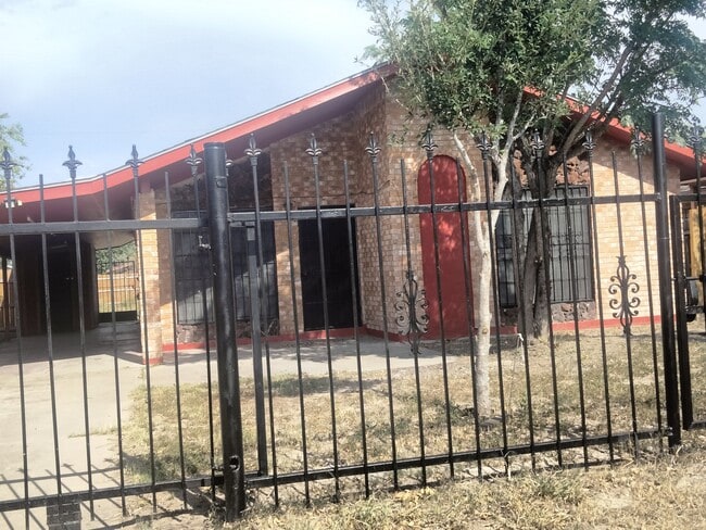 Building Photo - 1022 N 4th Ave