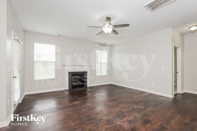 Building Photo - 3505 Panarama Dr