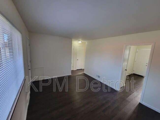 Foto del edificio - 34503 Glenwood Rd