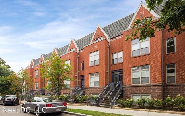 Building Photo - 2022 Flagler Pl NW