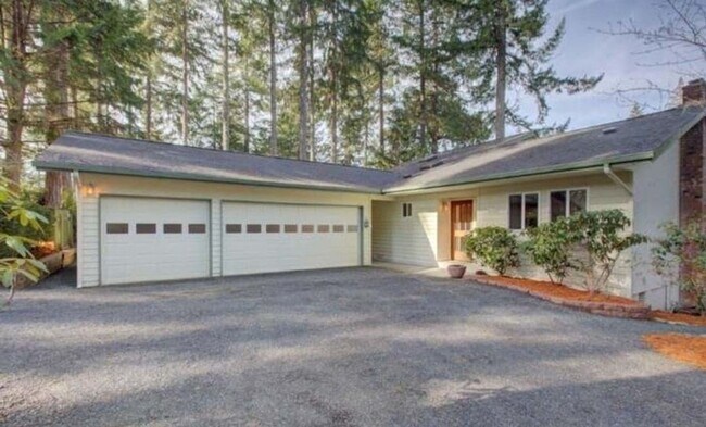 Building Photo - 2 Bedroom 2 bath located in Alderbook