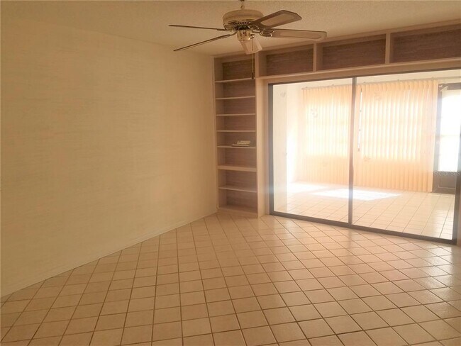 Building Photo - 7145 28th Ave W