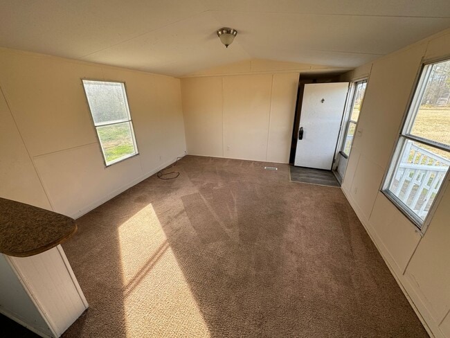 Building Photo - 3 Bedroom Singlewide Mobile Home
