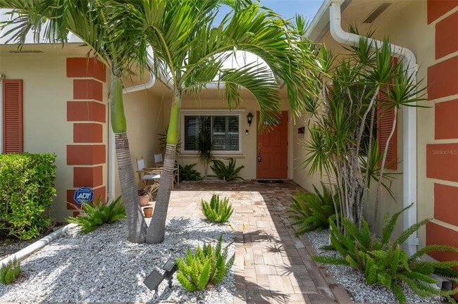 Building Photo - 6575 Green Valley Dr