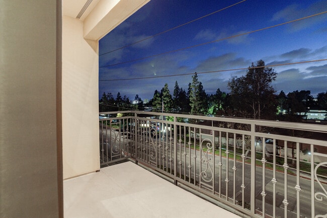 Building Photo - Bolsa Row Apartments
