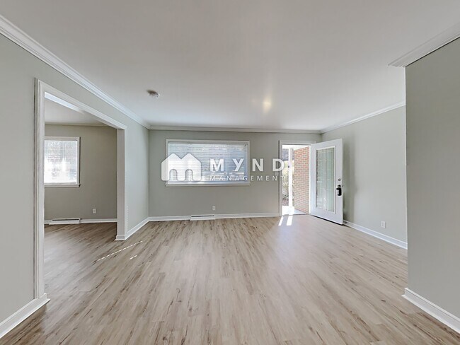 Building Photo - 1108 Little John Ln
