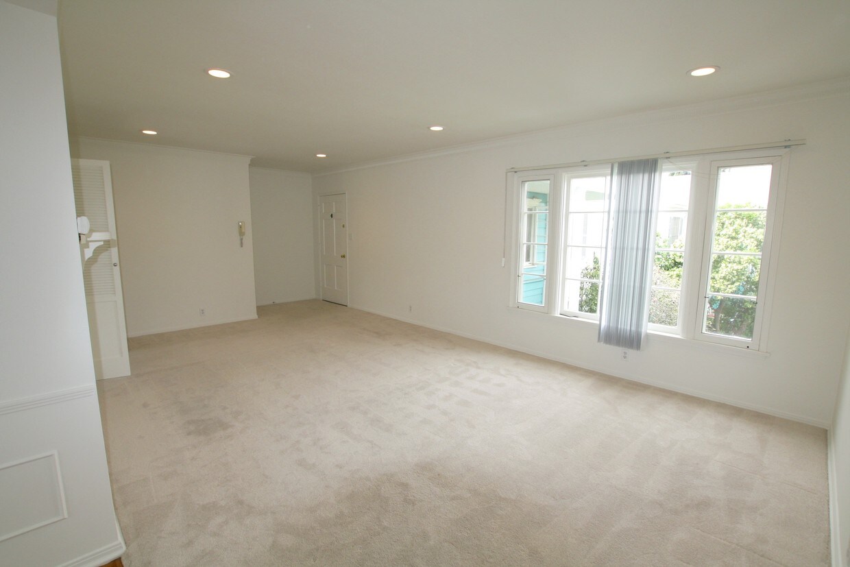 Foto principal - 11936 Chandler Blvd