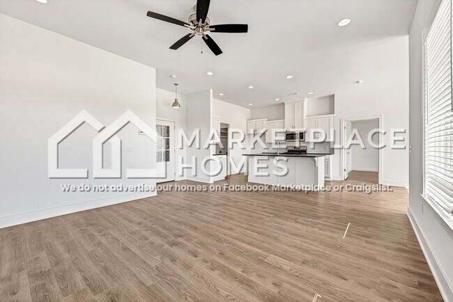 Foto del edificio - 375 Canada Dr