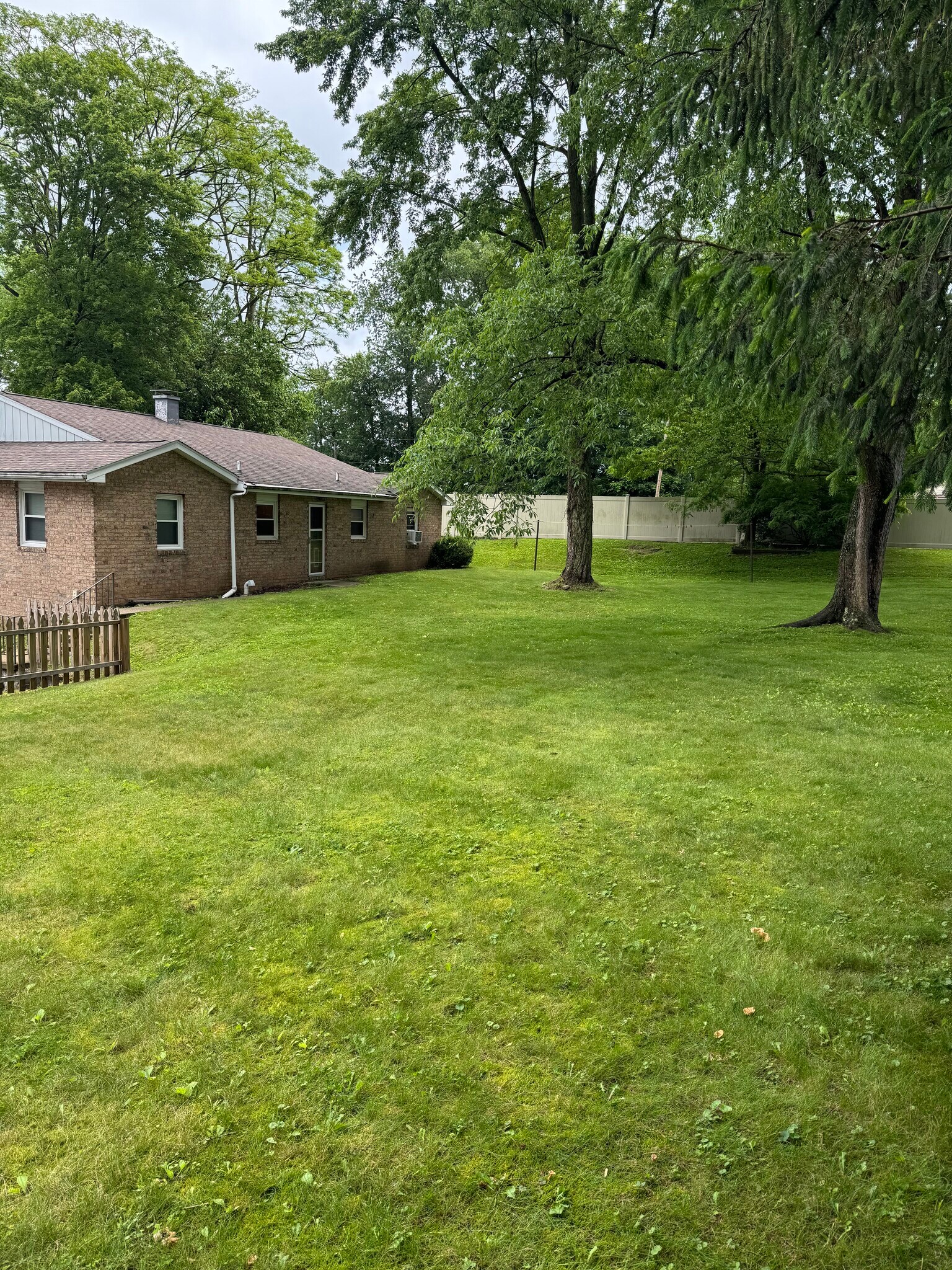 80 Mary Ann Ln Youngstown, OH 44511 – photo 4