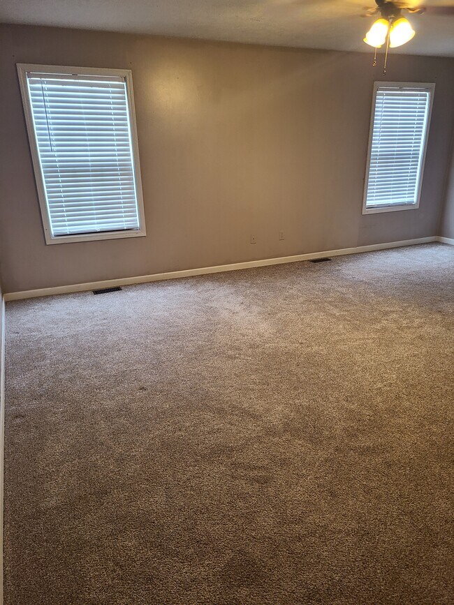 Building Photo - 2702 Carrington Ln