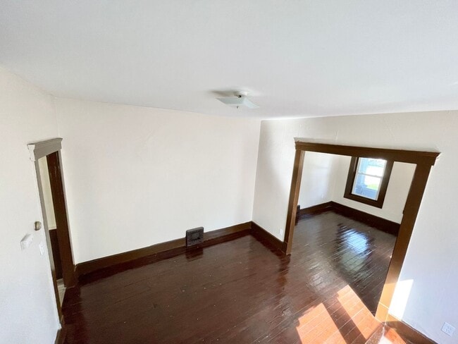 Building Photo - 1818-1818 E 29th St