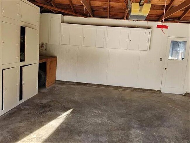 Building Photo - 3455 Panorama Dr