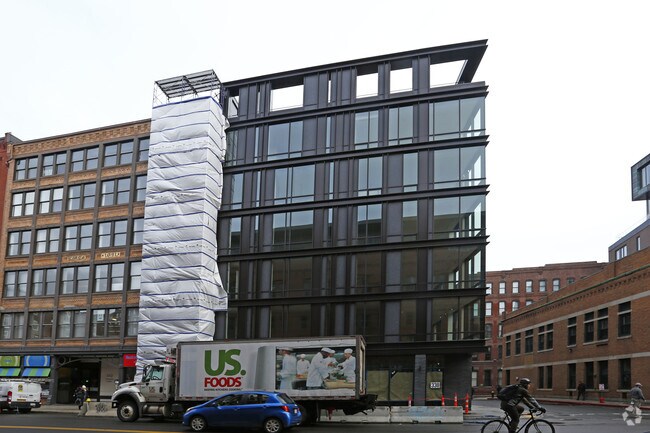 Building Photo - 10 Farnsworth St