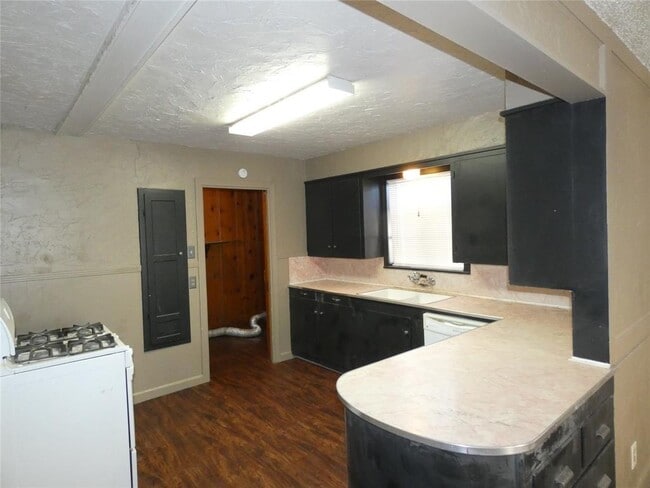 Building Photo - 428 Sayles Blvd