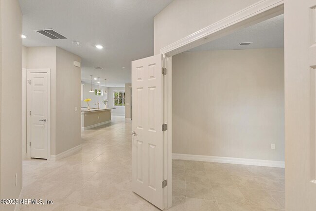 Foto del edificio - 443 Orchard Pass Ave