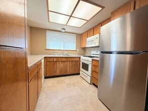 Building Photo - 468 Park Pl Dr