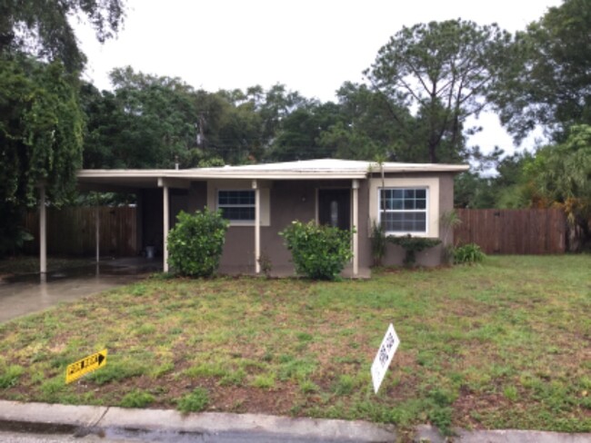 Building Photo - 10918 Starkey Rd