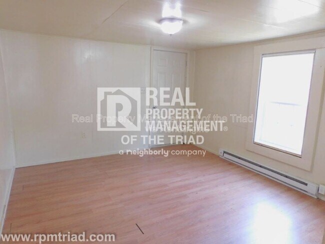 Foto del edificio - 919 B Asheboro St