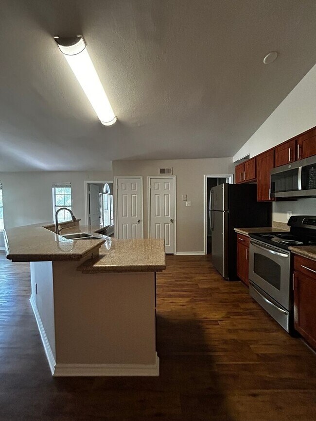 Building Photo - 6804 N Capital of Texas Hwy