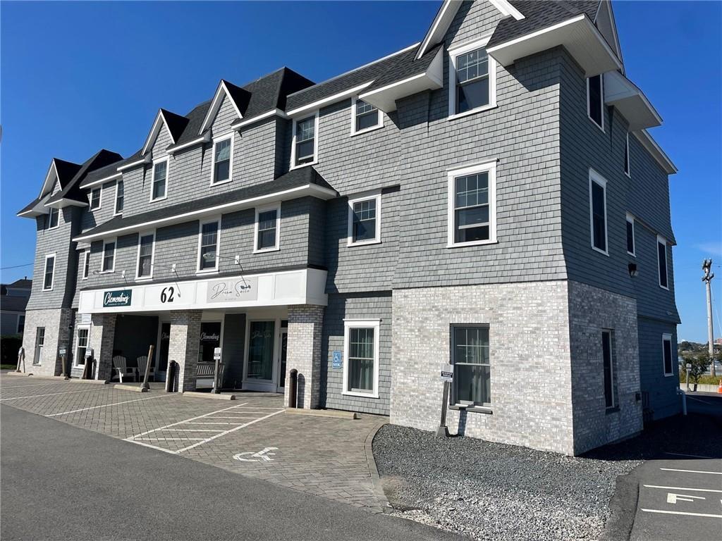 62 Wave Ave Unit 3, Middletown, RI 02842 Room for Rent in Middletown