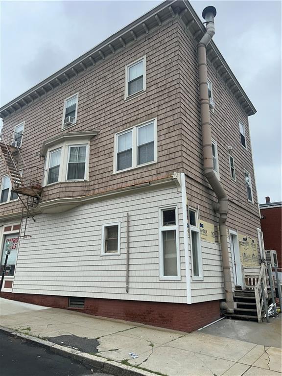 Building Photo - 397 Wickenden St