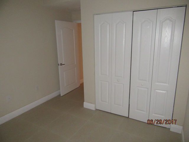 Foto del edificio - 6001 SW 70th St