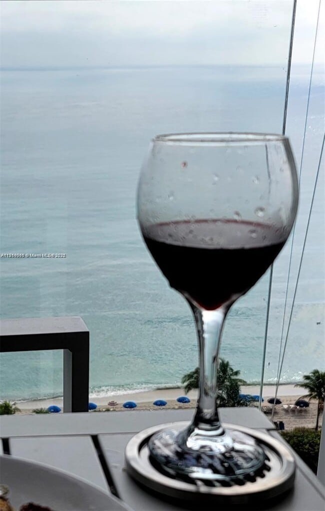 Building Photo - 2030 S Ocean Dr