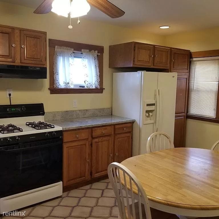 Building Photo - 2 br, 1 bath Apartment - 27 Linden Ave