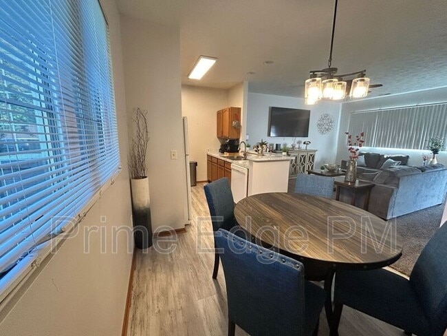 Building Photo - 6241 Holdrege St