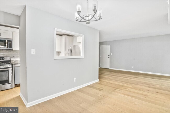 Foto del edificio - 8001 Chanute Pl