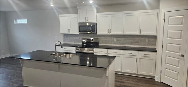 Photo - 516 S Benchmark Ln Apartment