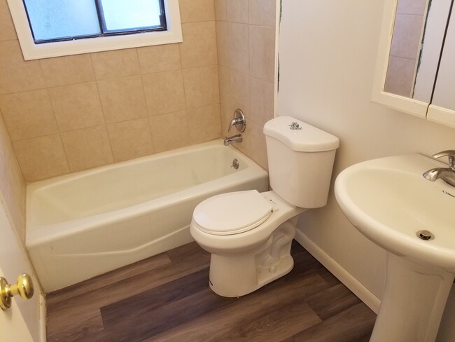 Full Bath with upgraded flooring! - 1325 Lincoln Ave