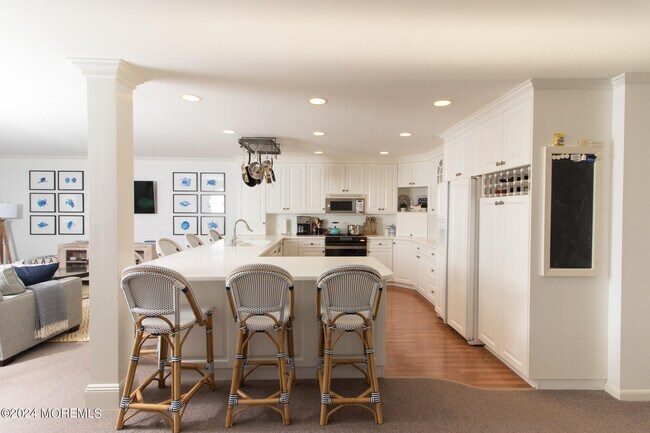 Building Photo - 267 Beach Front