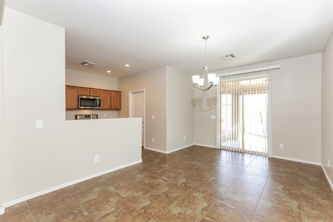 Foto del edificio - 7342 W St Charles Ave